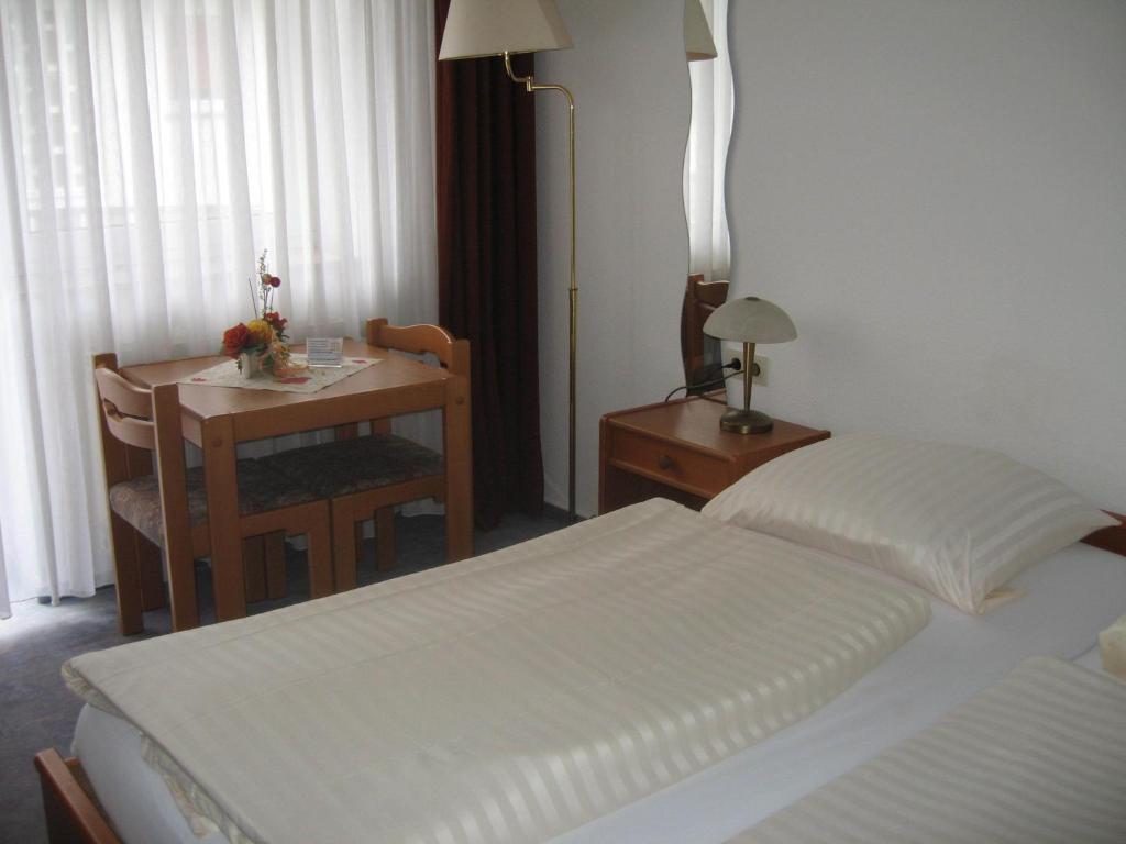 Hotel Alt-Holzhausen Bad Pyrmont Bilik gambar