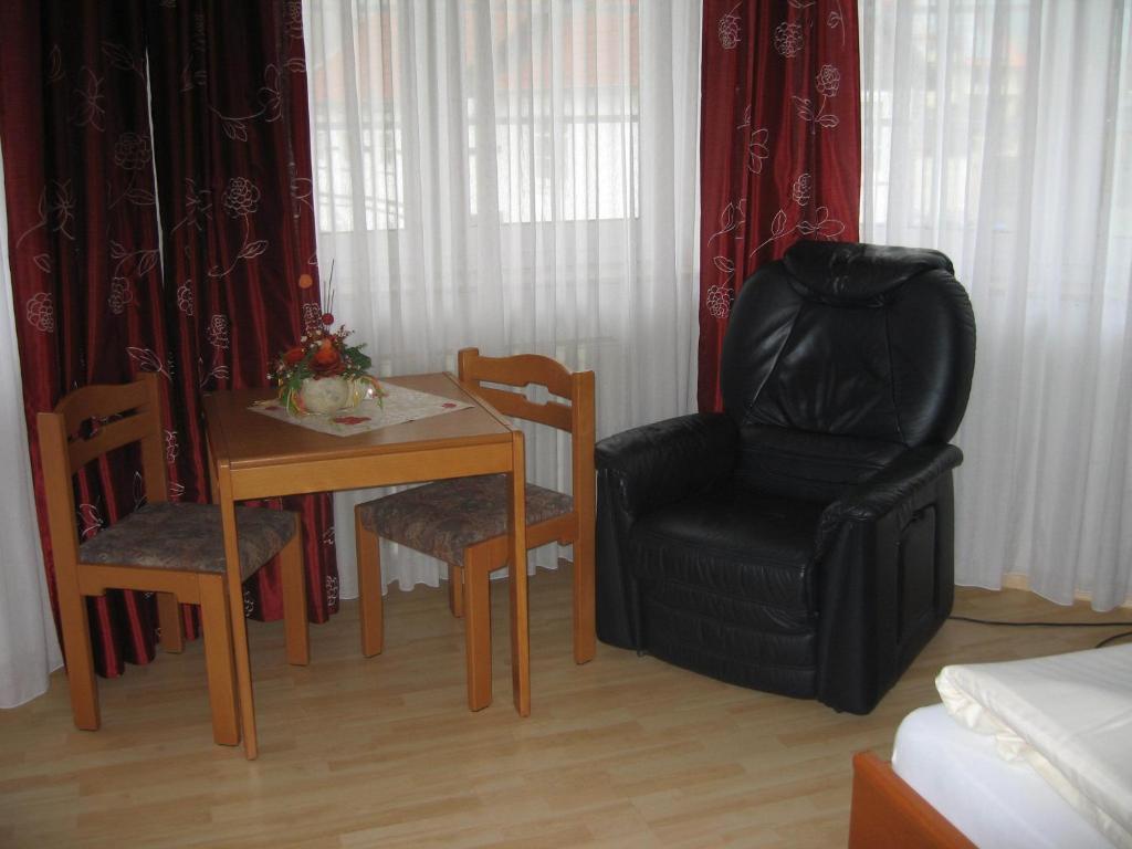 Hotel Alt-Holzhausen Bad Pyrmont Bilik gambar